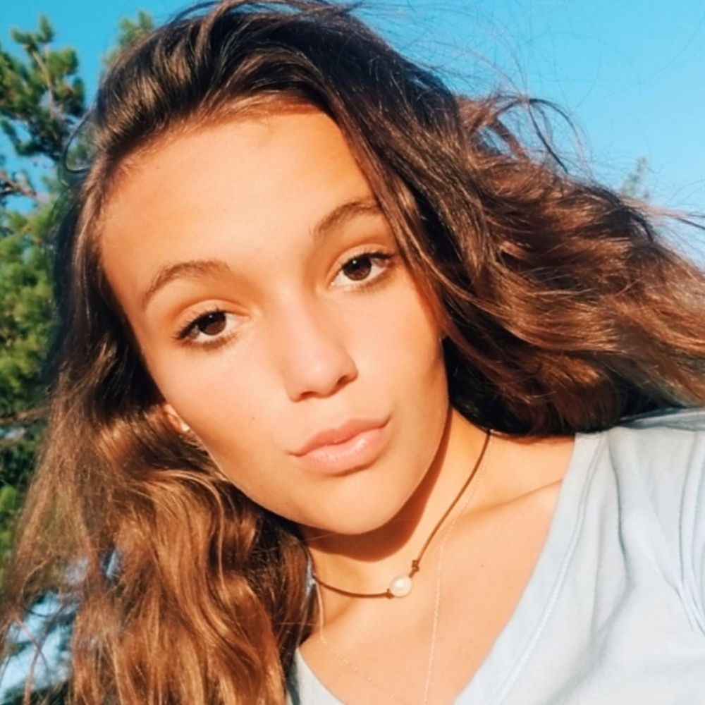 Meet your Posher, Abbi